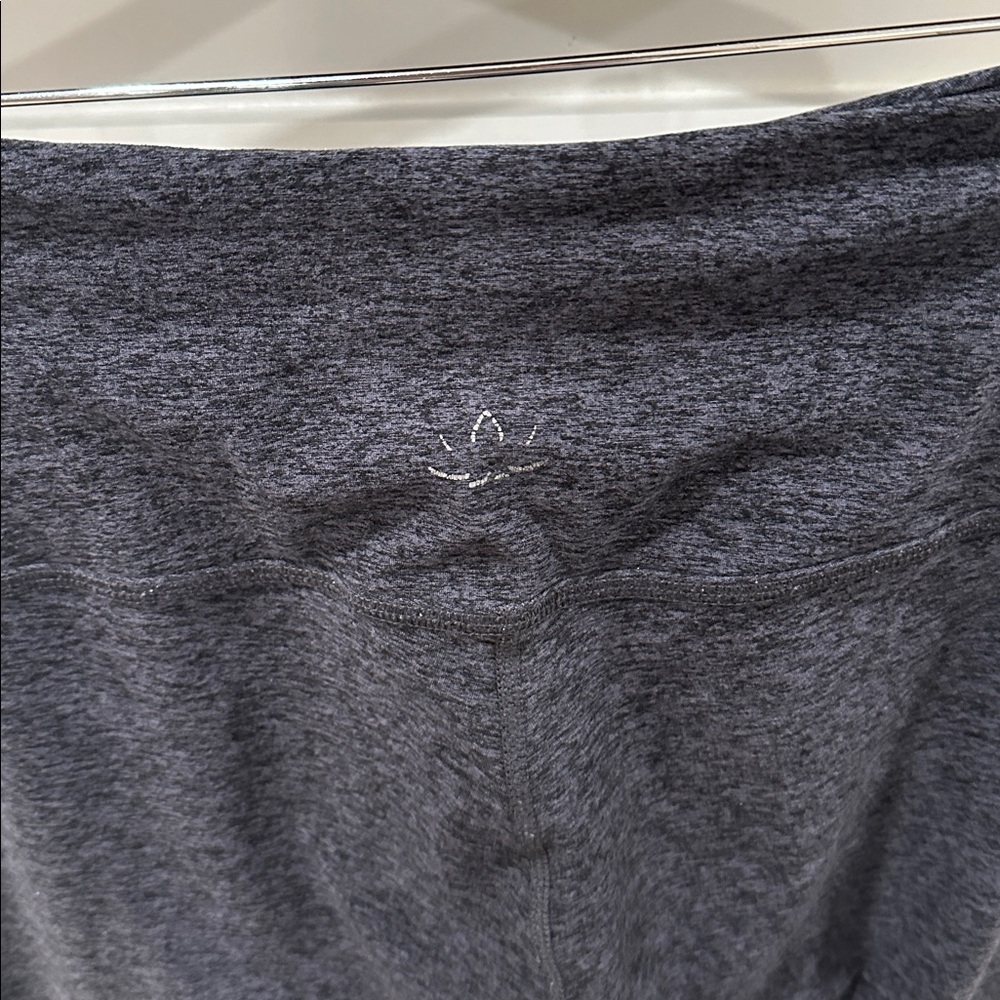 Beyond Yoga Charcoal Leggings - Picture 4 of 7